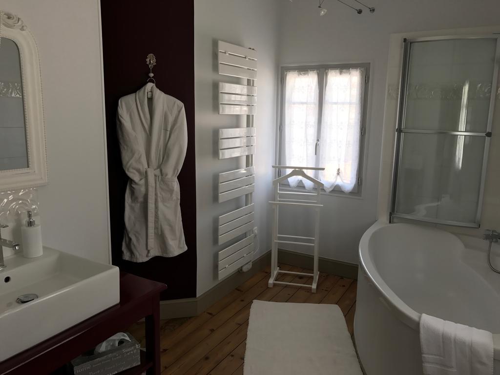 Maison L'Epicurienne เลส์ซาบล์-โดล็อนน์ ภายนอก รูปภาพ